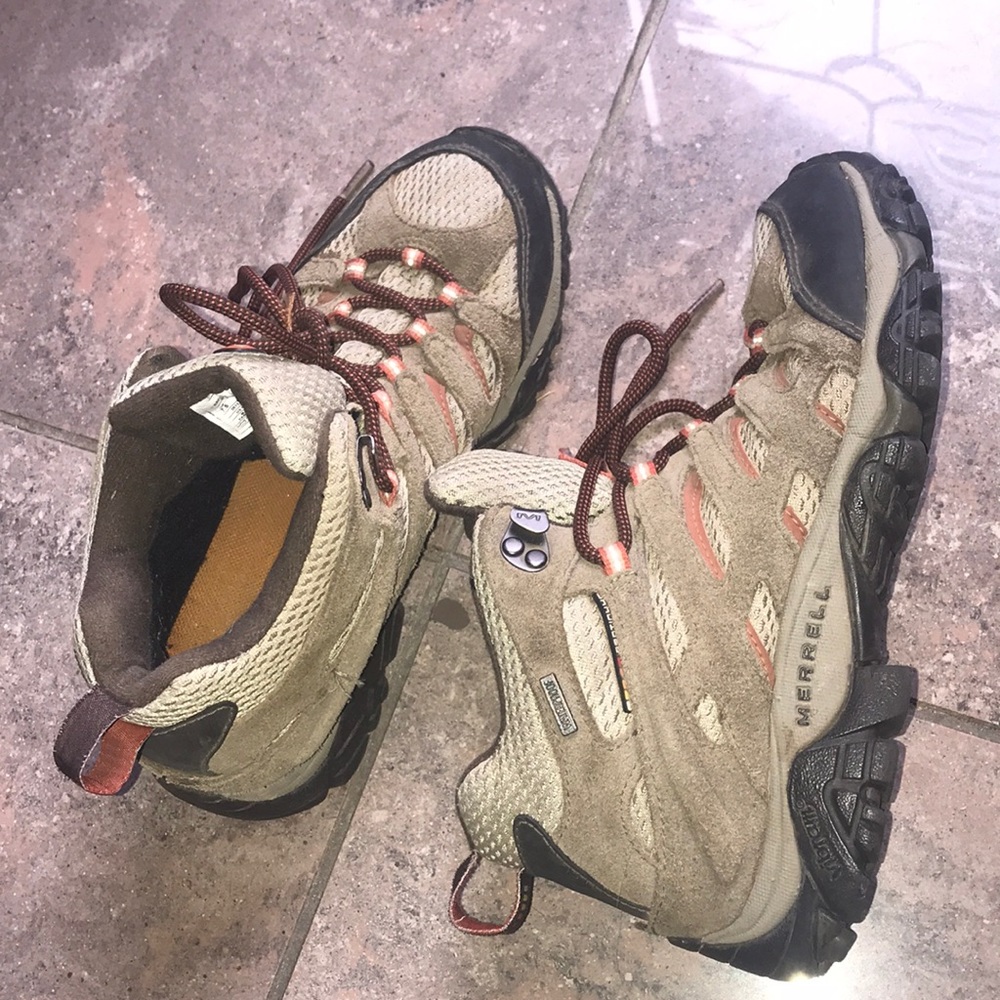 Merrell Moab Women’s Hiking Boots